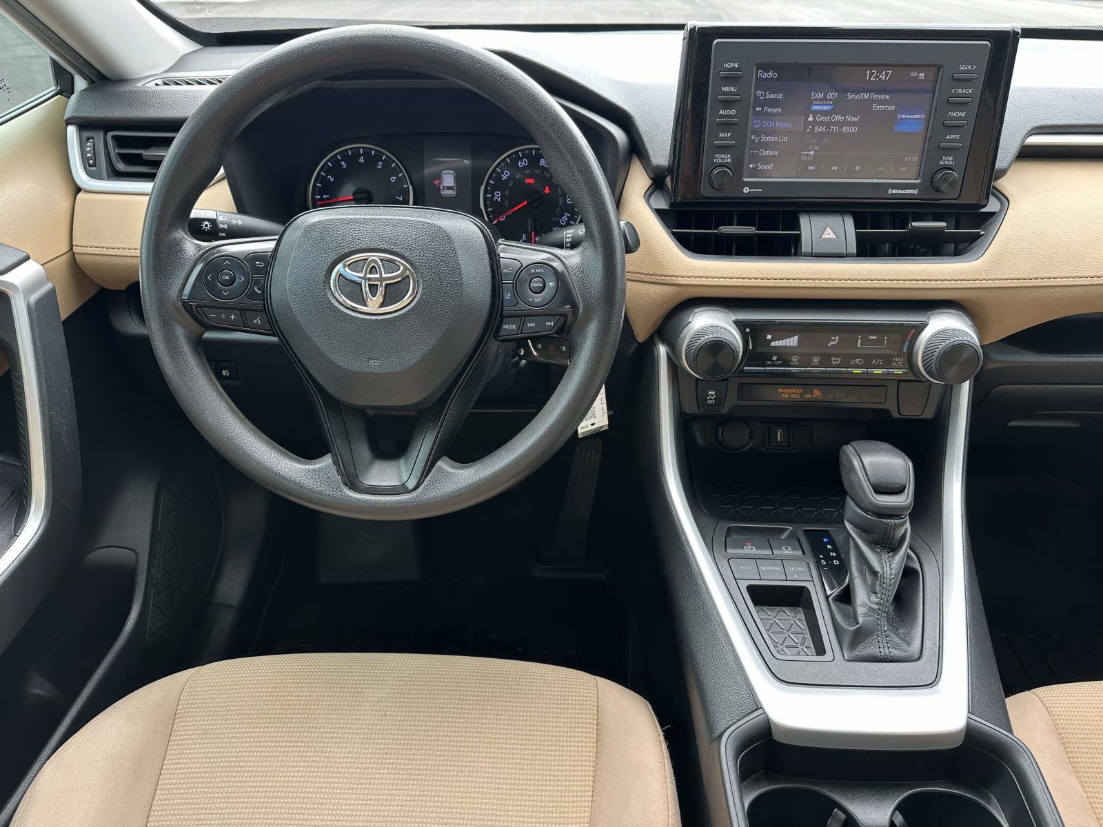 Used 2021 Toyota RAV4 LE FWD image 10