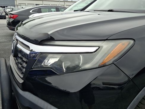 Used 2017 Honda Ridgeline RTL-T image 11