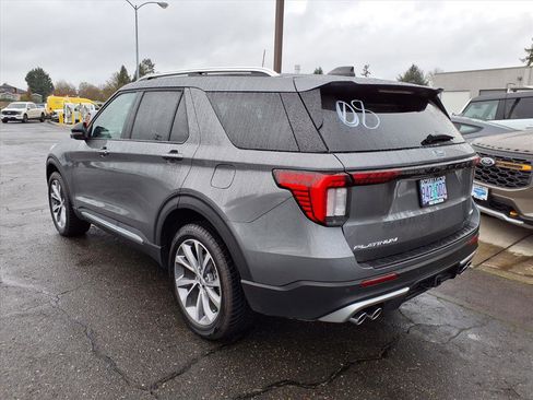 Used 2025 Ford Explorer Platinum w/ Ultimate Package image 9