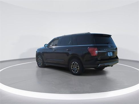 Used 2024 Ford Expedition XLT image 6