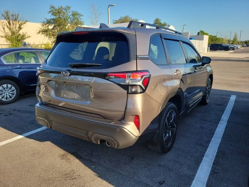 Used 2025 Subaru Forester Limited AWD/4WD image 10