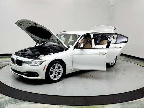Used 2016 BMW 328i Sedan RWD image 9