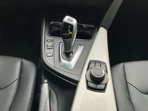 Used 2017 BMW 320i Sedan image 18