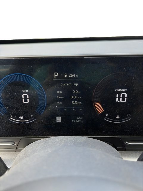 Used 2024 Hyundai Kona SEL AWD/4WD image 2