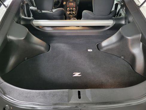 Used 2015 Nissan 370Z Base image 19