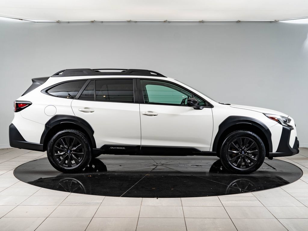 Used 2025 Subaru Outback Onyx Edition XT AWD/4WD image 11