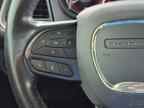 Used 2020 Dodge Challenger SXT RWD image 9