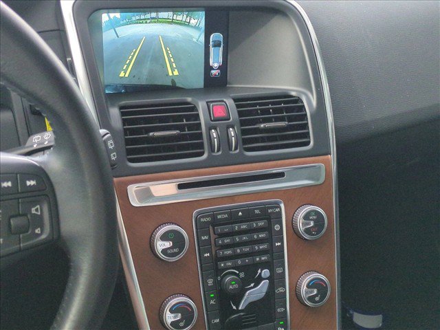 Used 2017 Volvo XC60 T5 Inscription w/ Preferred Option Package FWD image 12
