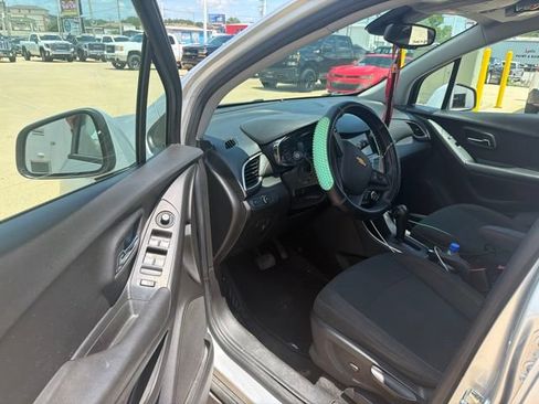 Used 2018 Chevrolet Trax LS FWD image 5