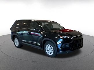 Used 2025 Toyota Grand Highlander FWD video 2