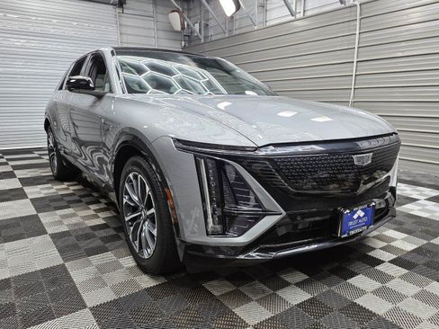 Used 2024 Cadillac Lyriq Sport AWD/4WD image 5
