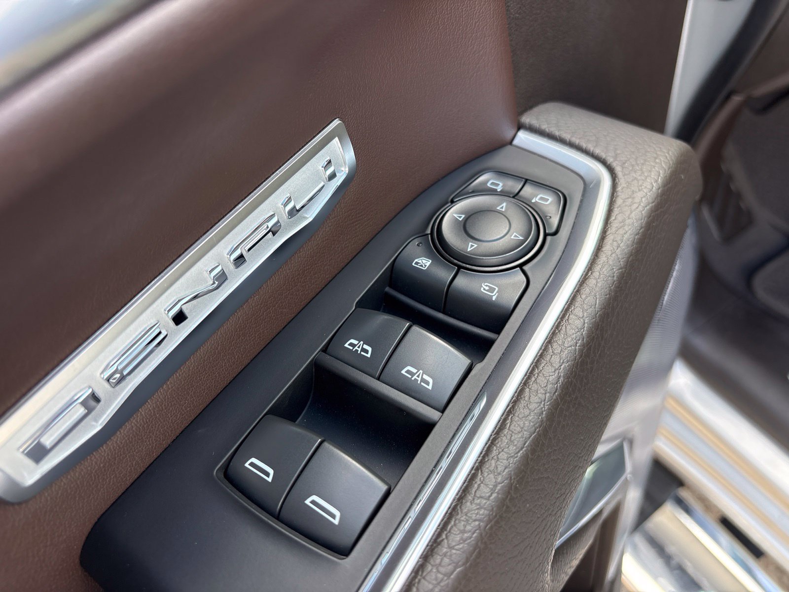 Used 2022 GMC Sierra 1500 Denali AWD/4WD image 11