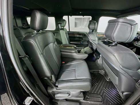 Certified 2025 Jeep Grand Wagoneer 4WD image 40