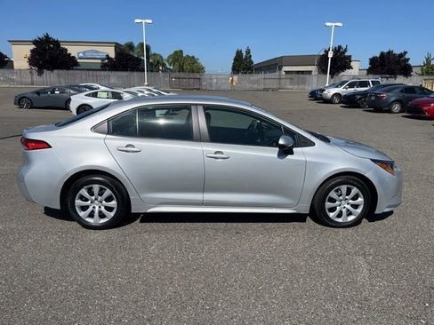 Used 2024 Toyota Corolla LE FWD image 4