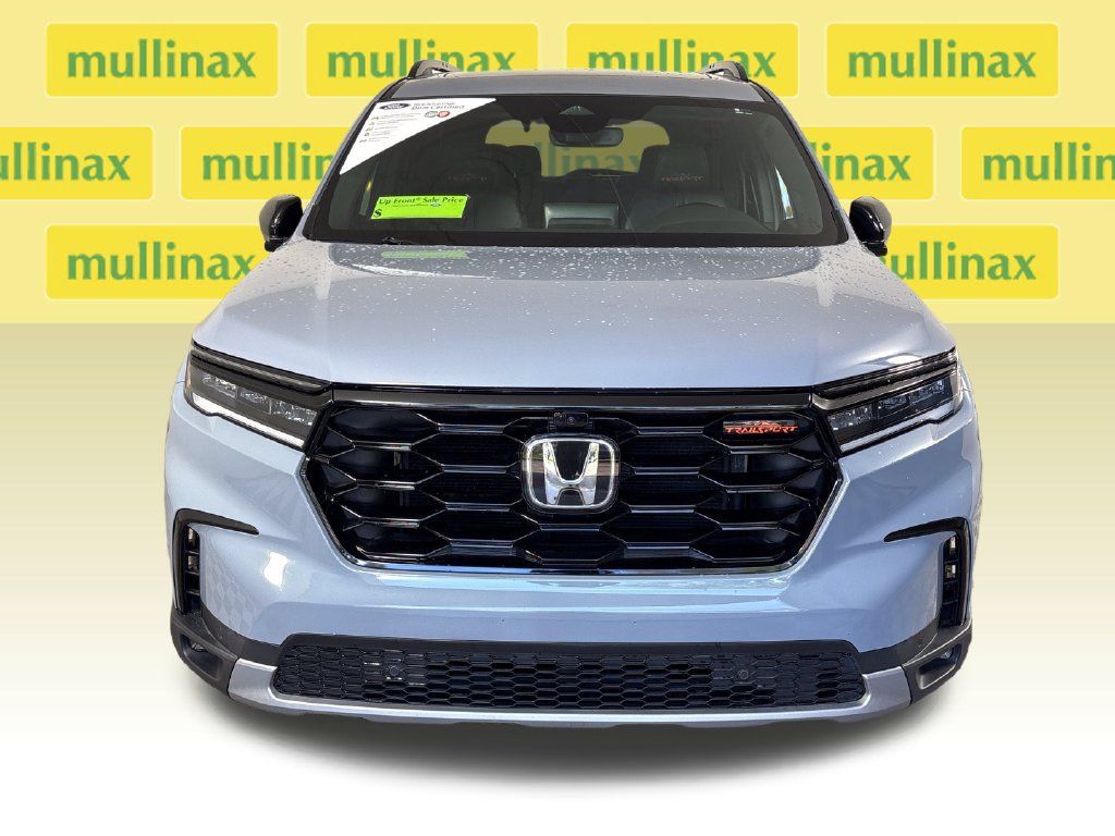 Used 2025 Honda Pilot TrailSport image 14