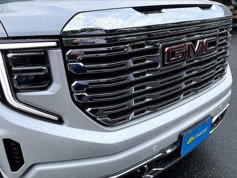 Used 2023 GMC Sierra 1500 Denali w/ Denali Reserve Package AWD/4WD image 31