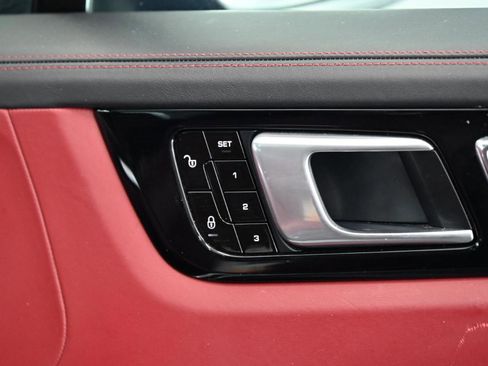 Used 2019 Porsche Cayenne Turbo w/ Sportdesign Package image 19