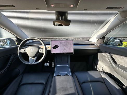 Used 2021 Tesla Model Y Performance image 6