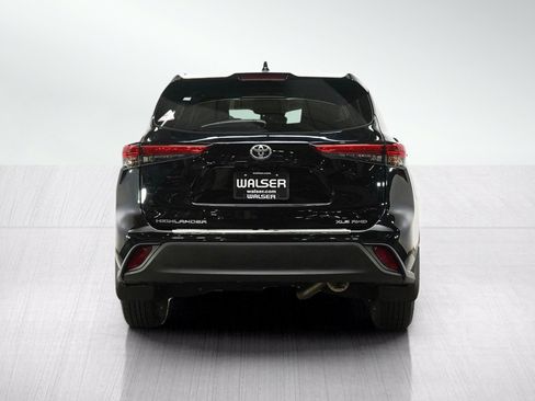 Used 2020 Toyota Highlander XLE w/ Protection Package #3 AWD/4WD image 4