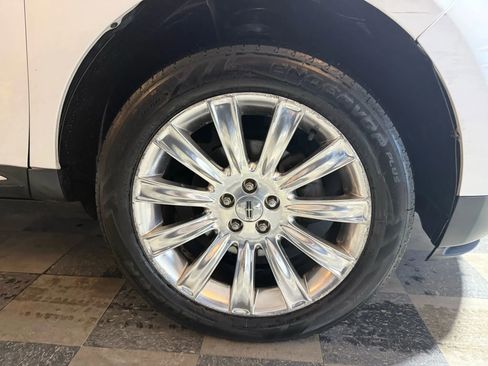 Used 2014 Lincoln MKX Sport Utility 4D w/ Equipment Group 102A image 6