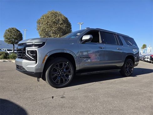 New 2026 Chevrolet Suburban RST image 2