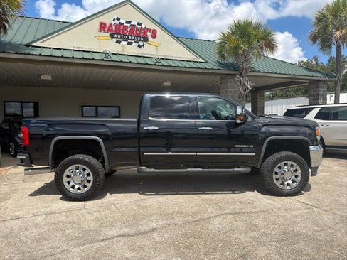 Used 2018 GMC Sierra 2500 SLT w/ Duramax Plus Package AWD/4WD image 2