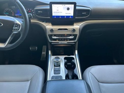 Used 2021 Ford Explorer XLT w/ Equipment Group 202A RWD image 19