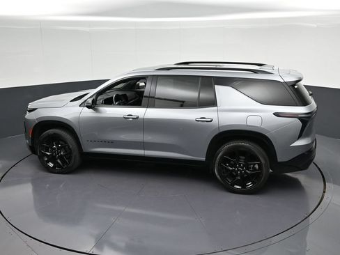 Used 2024 Chevrolet Traverse RS FWD image 26