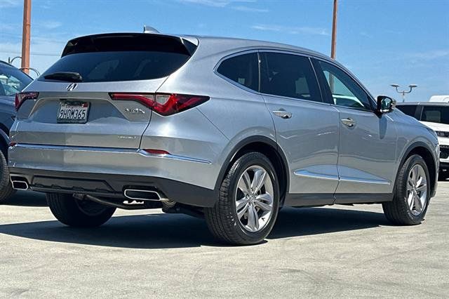 Used 2023 Acura MDX SH-AWD image 3