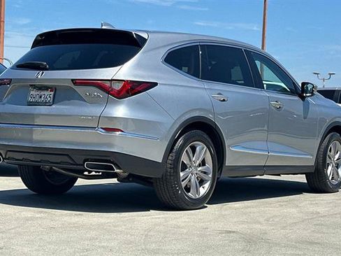 Used 2023 Acura MDX SH-AWD image 3