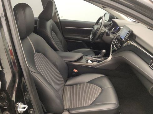 Used 2022 Toyota Camry SE w/ Convenience Package FWD image 21