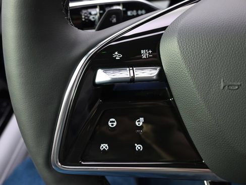 New 2026 Cadillac Optiq Luxury 2 w/ LPO, Floor Liner Package AWD/4WD image 32