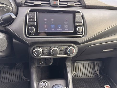 Used 2020 Nissan Versa S image 24