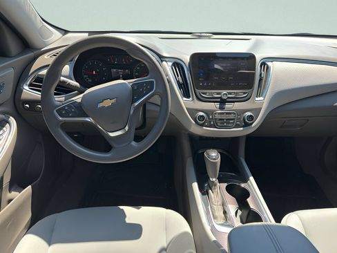 Used 2019 Chevrolet Malibu LT FWD image 18