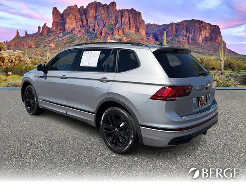 Used 2022 Volkswagen Tiguan SE R-Line image 4
