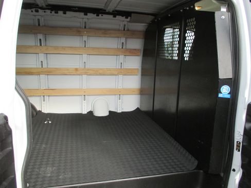 Used 2023 Chevrolet Express 2500 w/ Driver Convenience Package image 9