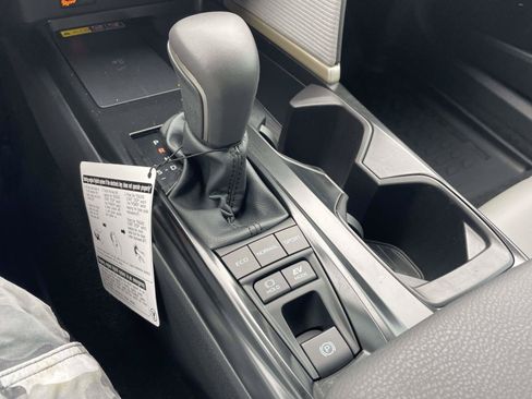 Used 2026 Toyota Camry SE FWD image 18