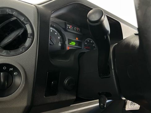 Used 2016 Ford E-350 and Econoline 350 Super Duty image 16