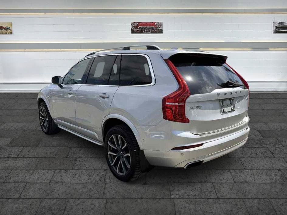 Used 2018 Volvo XC90 T6 Momentum w/ Convenience Package AWD/4WD image 5