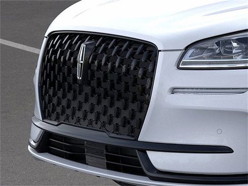 New 2025 Lincoln Corsair Reserve w/ Equipment Group 202A image 17