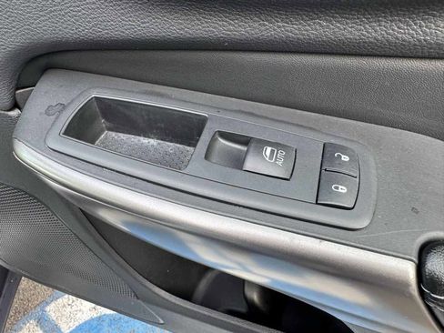 Used 2019 Jeep Cherokee Latitude Plus w/ Cold Weather Group image 30