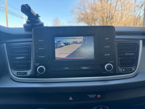 Used 2018 Kia Rio S image 27