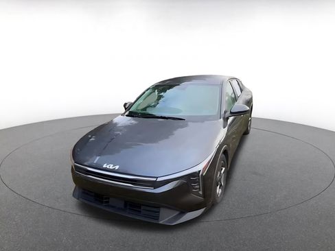 Used 2025 Kia K4 LXS image 8