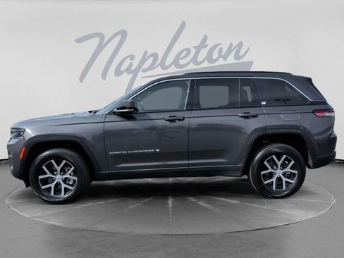 Used 2024 Jeep Grand Cherokee Limited AWD/4WD image 9