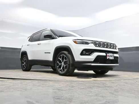 Used 2024 Jeep Compass Limited image 45