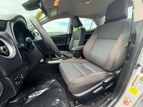 Used 2017 Toyota Corolla LE FWD image 9