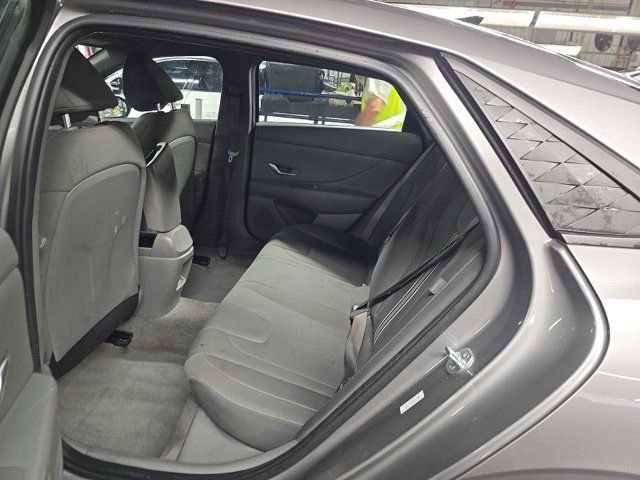 Used 2024 Hyundai Elantra SEL FWD image 14