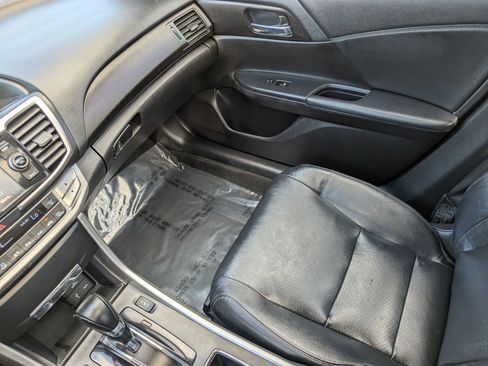 Used 2015 Honda Accord EX-L image 32