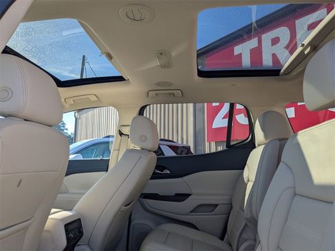 Certified 2023 GMC Acadia Denali w/ Denali Ultimate Package image 28