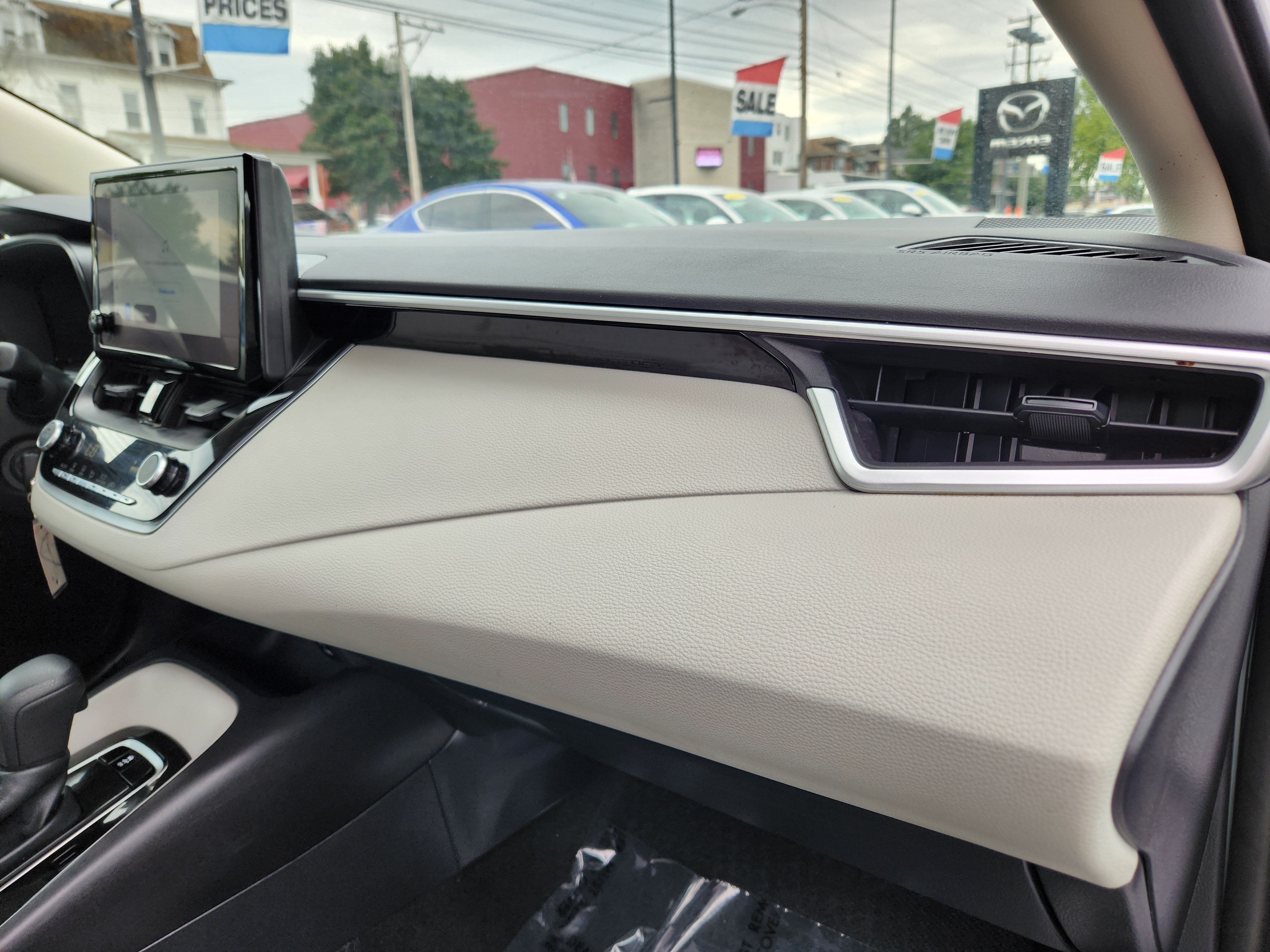 Used 2025 Toyota Corolla LE FWD image 16